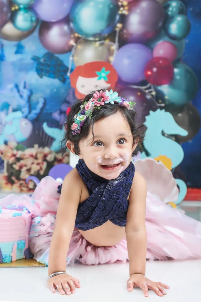 Cake smash moment 12